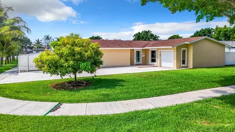 9406 SW 186th St, Cutler Bay, FL 33157