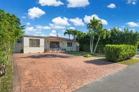 445 NE 109th St, Miami, FL 33161