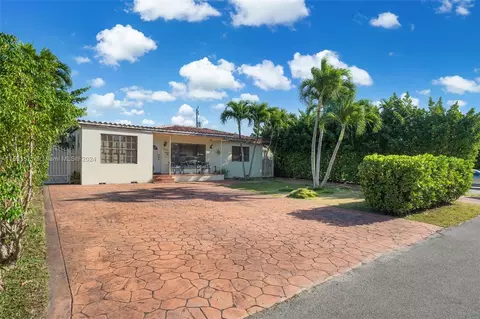 445 NE 109th St, Miami, FL 33161