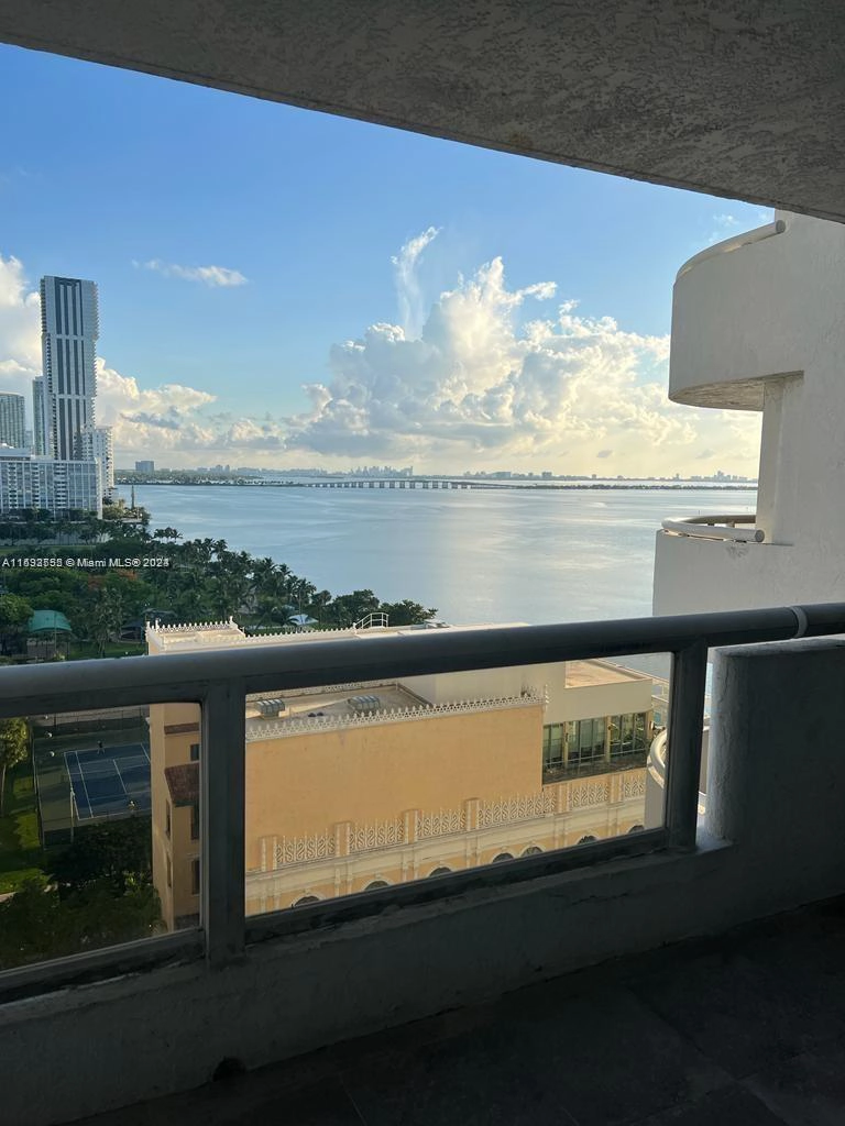 1717 N Bayshore Dr Unit A-1638  