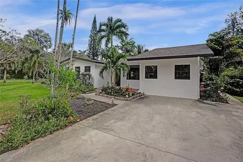 14300 SW 20 St, Davie, FL 33325