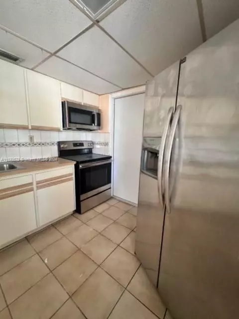 6084 E 7th Ave, Hialeah, FL 33013 photo 3