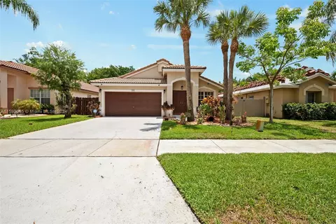 201 SW 203rd Ave, Pembroke Pines, FL 33029