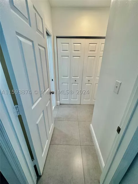 6831 SW 44th St #305, Miami, FL 33155