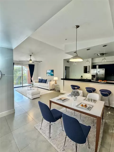 6831 SW 44th St #305, Miami, FL 33155
