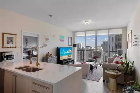 1111 SW 1st Ave #UPH4022-, Miami, FL 33130