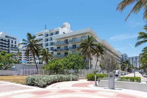 4141 Collins Ave #101, Miami Beach, FL 33140