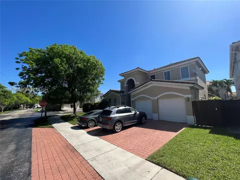 4571 NW 96th Pl, Doral, FL 33178