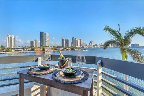 19101 Mystic Pointe Dr #412, Aventura, FL 33180