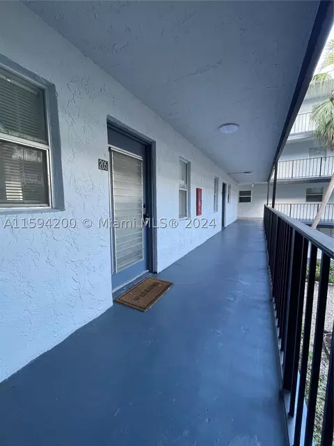 2800 Somerset Dr #205J, Lauderdale Lakes, FL 33311