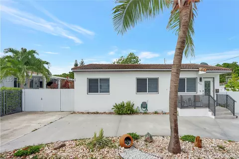 3110 NW 5th St, Miami, FL 33125