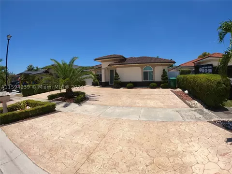 19880 NW 78th Path, Hialeah, FL 33015