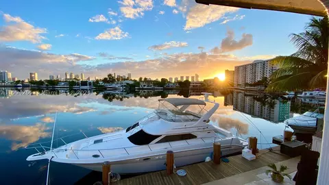2785 NE 165th Ter #90 FEET DOCK, North Miami Beach, FL 33160