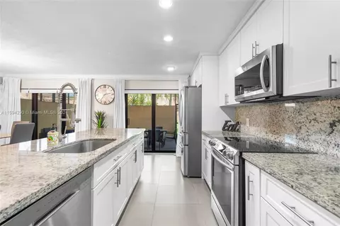 1361 W Golfview Dr #1361, Pembroke Pines, FL 33026