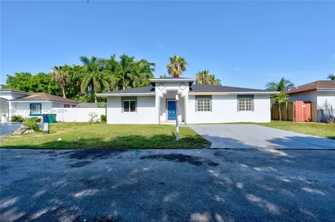880 SW 9th Plz, Florida City, FL 33034