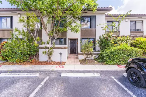 2701 NE 165th St #2701, North Miami Beach, FL 33160