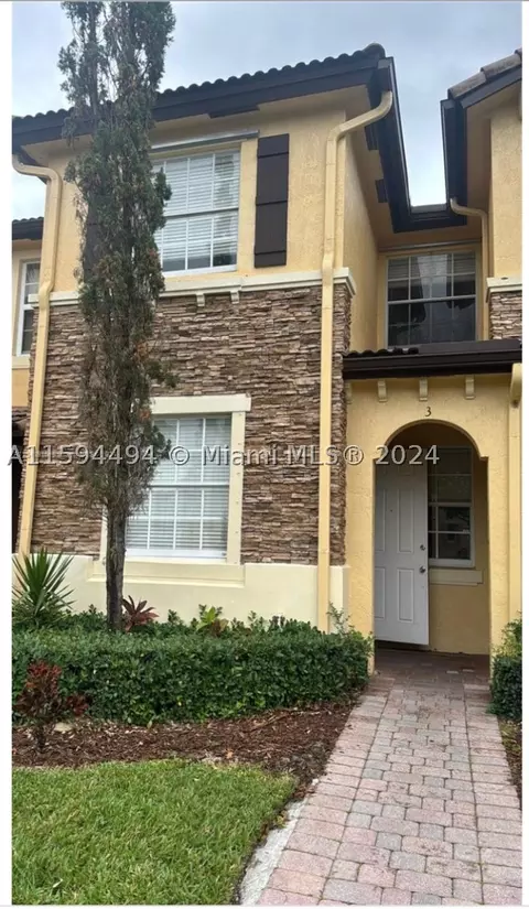9277 SW 227th St #3-23, Cutler Bay, FL 33190