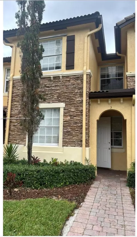 9277 SW 227th St #3-23, Cutler Bay, FL 33190