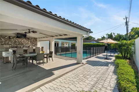 1463 W 83rd St, Hialeah, FL 33014