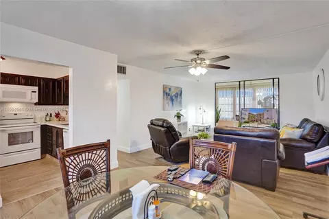 2851 Somerset Dr #405, Lauderdale Lakes, FL 33311