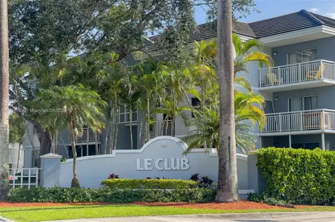 8670 SW 212th St #304, Cutler Bay, FL 33189