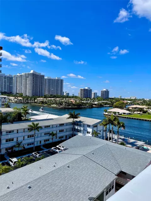 3113 S Ocean Dr #808, Hallandale Beach, FL 33009
