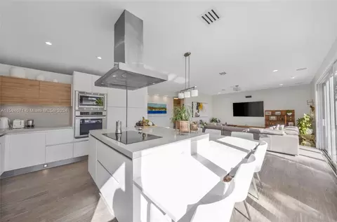 826 Chimney Rock Rd, Weston, FL 33327