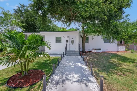 1145 NE 134th St, North Miami, FL 33161