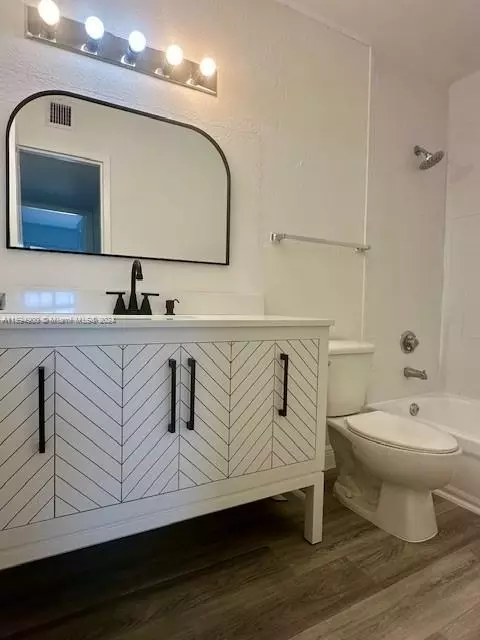 5020 NW 79th Ave #304, Doral, FL 33166