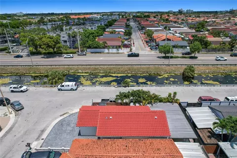 View/Area - 2832 W 75th St, Hialeah, FL 33018 photo 2 of 3