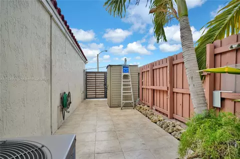 Exterior - 2832 W 75th St, Hialeah, FL 33018 photo 1 of 1
