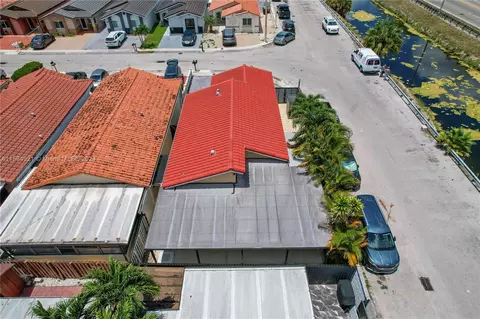 View/Area - 2832 W 75th St, Hialeah, FL 33018 photo 3 of 3