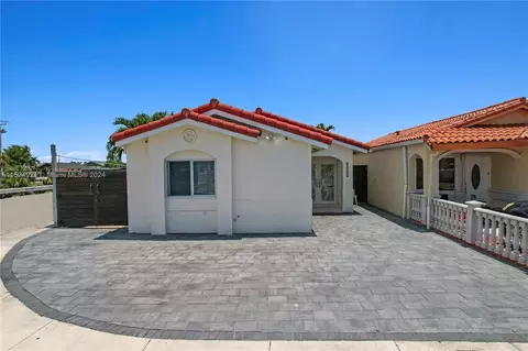 Other - 2832 W 75th St, Hialeah, FL 33018 photo 2 of 7