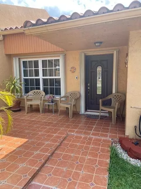 54 NW 109th Ct, Miami, FL 33172