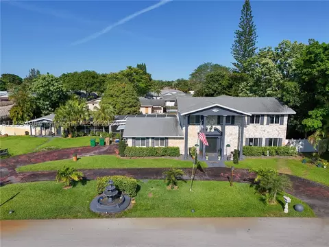 2670 SW 87th Ave, Davie, FL 33328