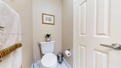 Other - 6880 W 2nd Ln #6880, Hialeah, FL 33014 photo 16 of 22
