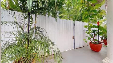Exterior - 6880 W 2nd Ln #6880, Hialeah, FL 33014 photo 2 of 5