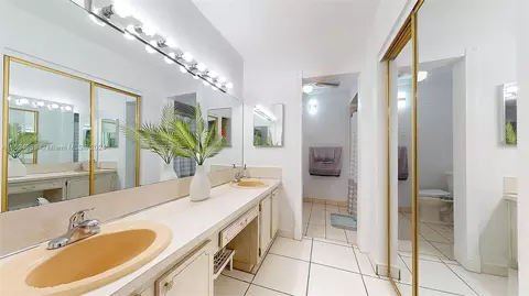 Bath - 6880 W 2nd Ln #6880, Hialeah, FL 33014 photo 2 of 2