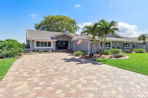 8766 NW 54th St, Coral Springs, FL 33067