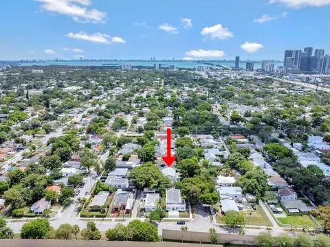 559 NW 43rd St, Miami, FL 33127