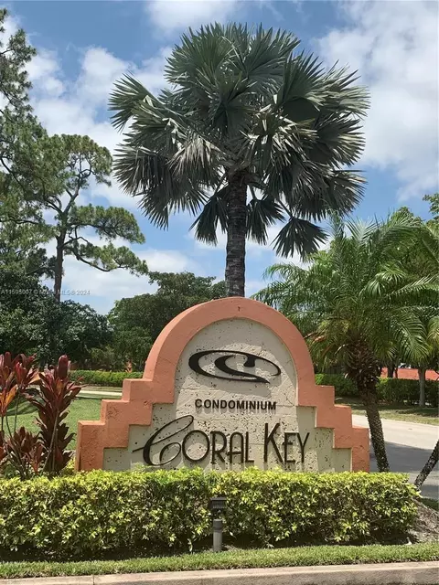 3460 N Pinewalk Dr N #324, Margate, FL 33063