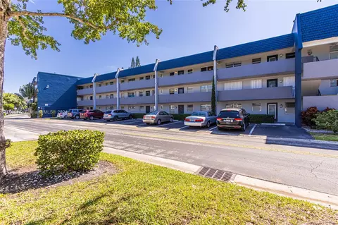 7797 Golf Cir Dr #303, Margate, FL 33063