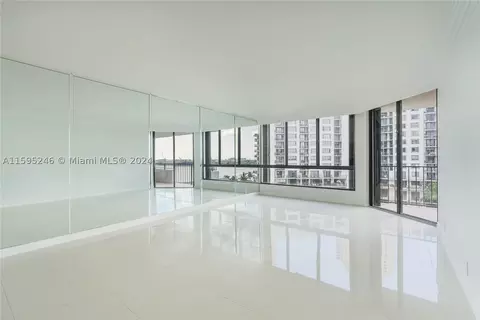 520 Brickell Key Dr #A902, Miami, FL 33131