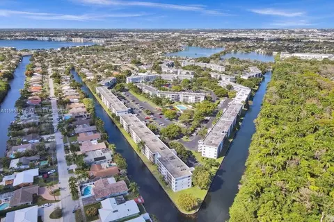 107 Royal Park Dr #2H, Oakland Park, FL 33309