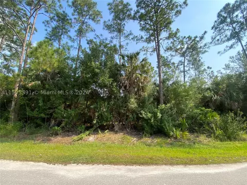 4877 SE 22nd, Naples, FL 34117