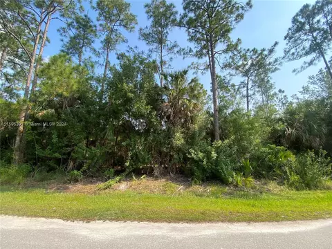4877 SE 22nd, Naples, FL 34117