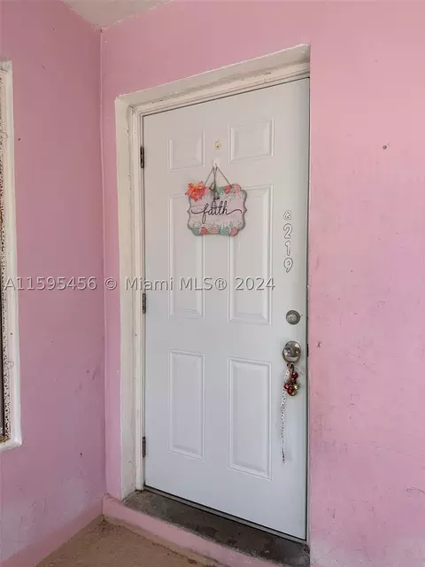 7520 SW 82nd St #G219, Miami, FL 33143