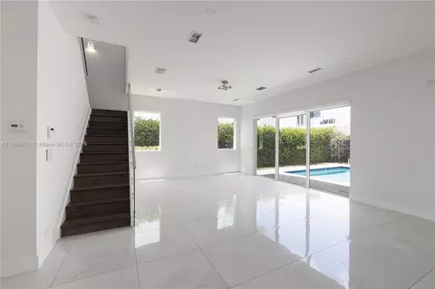 10041 NW 75th St, Doral, FL 33178 photo 7