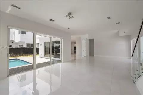 10041 NW 75th St, Doral, FL 33178 photo 29