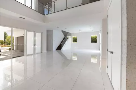 10041 NW 75th St, Doral, FL 33178 photo 3